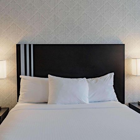 Park Inn By Radisson Edmonton Airport Leduc Exterior photo
